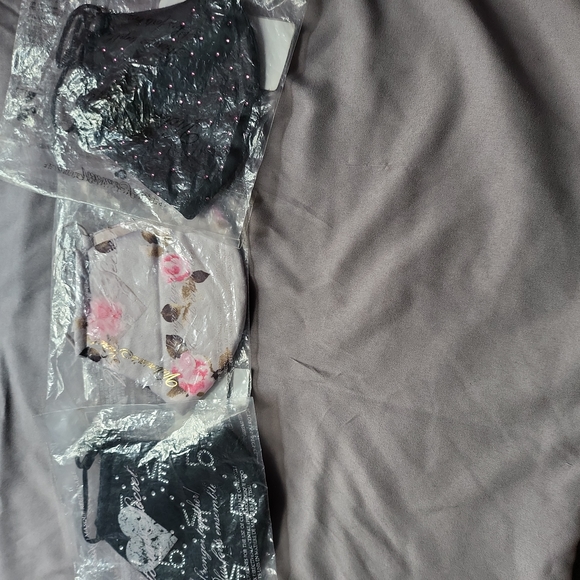 Mouth cover or másk - Picture 2 of 2